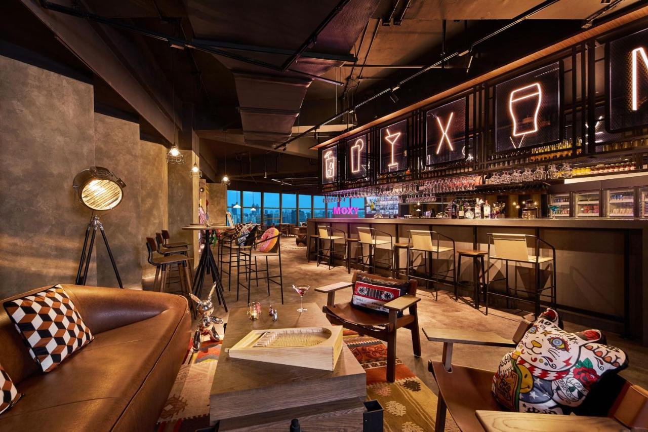 Hotel Moxy Xuhui 4*