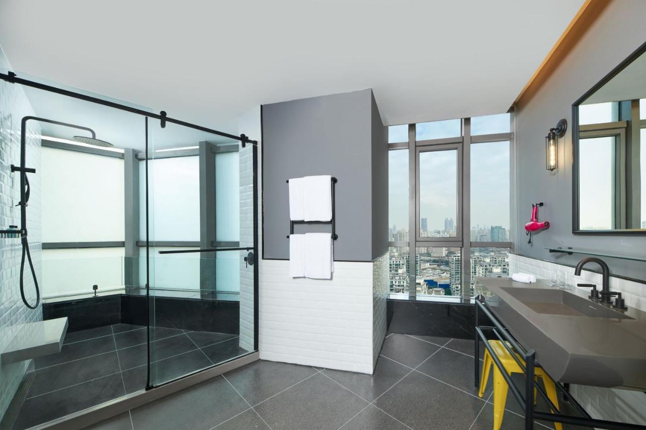 Moxy Xuhui Hotel 4*